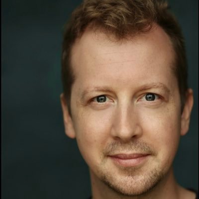 Actor & Writer | @mindfullplay @thehopetheatre 👻 @lastnightinsoho | #OliverPopeFilm @black_catfilms | @union_mgmt | https://t.co/4hLox1xR33 |