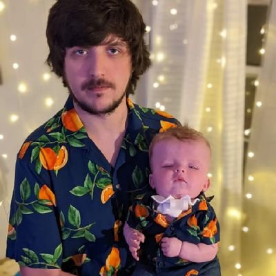 Dad 👨👦 /
Husband 👩❤️👨 /
Animator ✍️ /
Game Master 🎲 /
Gamer 🎮 /
Musician 🎹 🎸