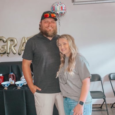 HannahLYoung14's profile picture. 𝖱𝖾𝗌𝗍 𝖤𝖺𝗌𝗒, 𝖤𝗍𝗁𝖺𝗇 ♡︎  insta: hannahh_14