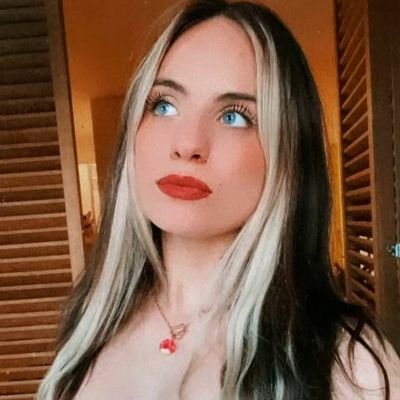 ZeynepelaAksoy2's profile picture. 