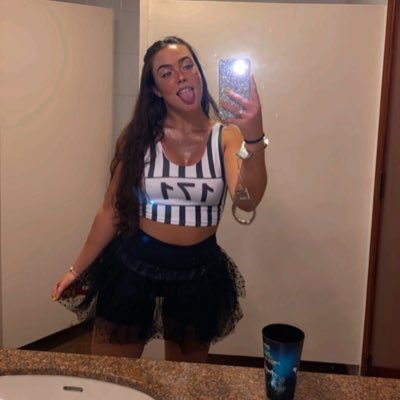 juchermont_'s profile picture. 