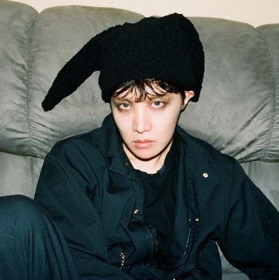 vikensfurawazu's profile picture. 🧷 https://t.co/8ahLFCaDgL

is here for btsvtxt..
Did anyone say ranpo?