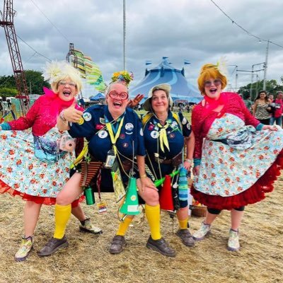 Walkabout Street Theatre in the Theatre and Circus (T&C) fields @theatre_circus at Glastonbury Festival! @glastonbury Back June 2025