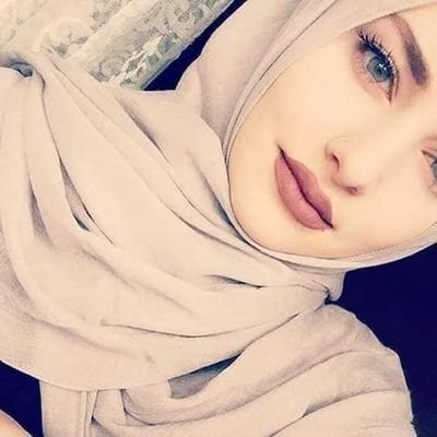 مختصة في مجال الدعاية والاعلان
والتسويق الرقمي
مصممة جرافيك
اسعى لخدمتكم 😍