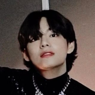 ((((#방탄소년단 #BTS)))) 태형이가 최고야😍
You can’t spell SEVEN without V ᵗᵉᵗᵉ🐯🐻🍒🍓🌵🍉🍔👑💜💚🔥💧 @BTS_twt