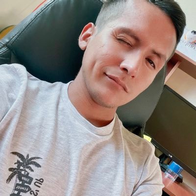 Apasionado por el estudio del comportamiento humano y el análisis interpersonal.