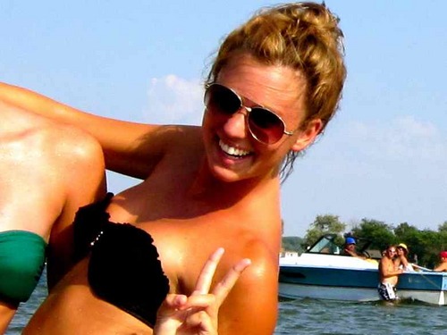 StephSchmitt2's profile picture. ΠΒΦ. Tailgates & Tanlines.