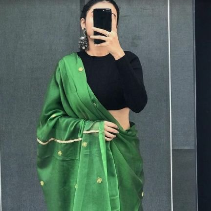 Amita_Chaubey's profile picture. जो मुस्कुरा रहा है, उसे दर्द ने पाला होगा,

जो चल रहा है उसके पाँव में ज़रूर छाला होगा,

बिना संघर्ष के चमक नहीं मिलती,

जो जल रहा है तिल-तिल, उसी दीए में उजाला