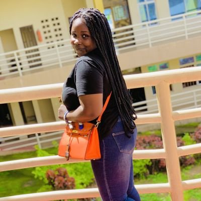 AnnEnabulele23's profile picture. Judge mhi if you are prefect (YOLO)