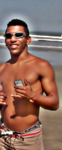 Surfista que gosta de estar de bem com a vida e com a Natureza !

http://t.co/8fP4Qr1EgY