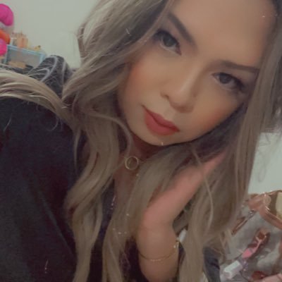 nogoodbiatch's profile picture. hotelier|melophile|90's bitch|foodie|not-your-run-of-the-mill kind of gal