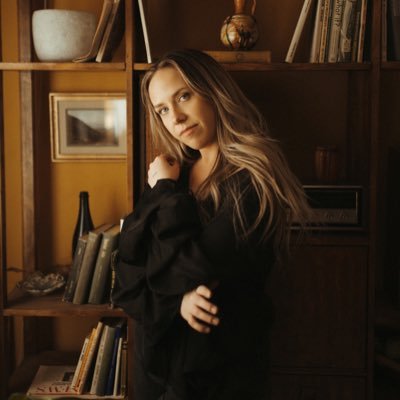 lillatr0n's profile picture. welcome to squidward’s tiki land 😗✌🏼 she/her. BLM