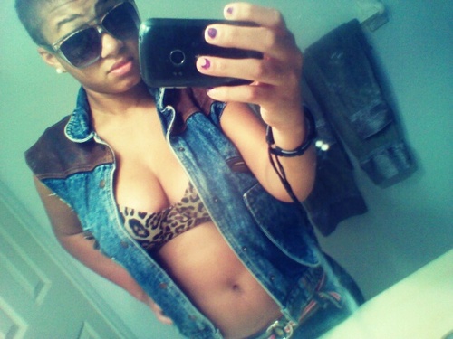 Shes An Amazing Bitch.Crave My Uniqueness. Taste My Thoughts. 160 Characters cant define me!! Get To Knw Me HOE 愛