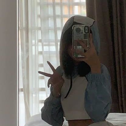 iamchloejamille's profile picture. She is☺❤