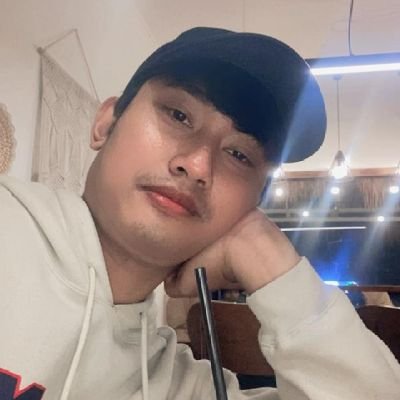 bondanrawkers's profile picture. English Literature | Guitar 'n vocal di band gak terkenal.