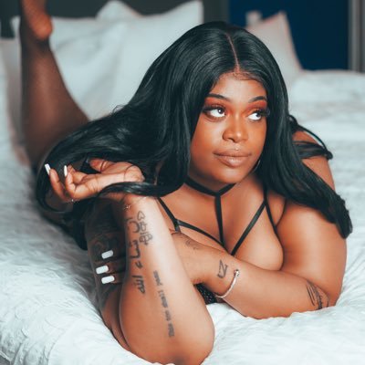 |28|🌈|🇬🇾x🇻🇨|curvy 🍯| YouTuber:BigTender 🌔Host of Unbothered Conversahttps://anchor.fm/unbothered.convos ✨$tenderonibaby✨