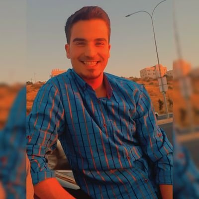أيُلامُ من أبقاكَ بين ضلوعهِ وعليكَ من نجمِ السماءِ يغارُ