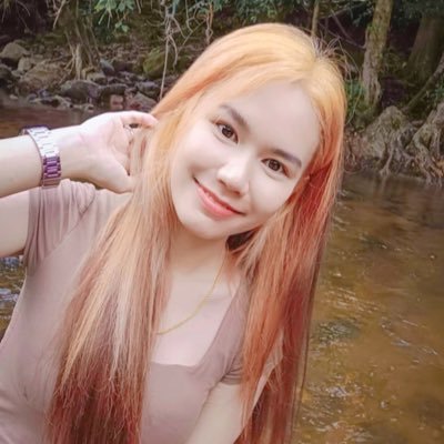 varapornnz's profile picture. 