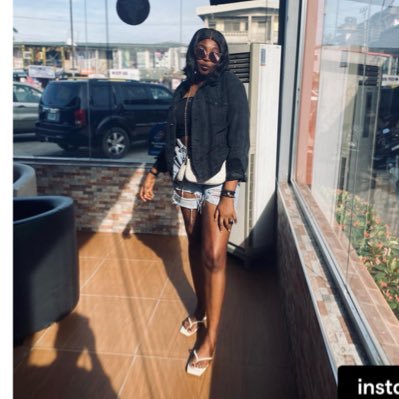 I’m 6’2, love singing, ambivert, lover of table tennis, smart and funny.... IG:risse_belle, SC:charisseboo, TikTok:risse_belle