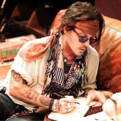 LyttleWyng's profile picture. Artist of silver, stone, ink, black & orange, shadow & Light. Illustrating, sculpting, vintage Halloween, Magick, the Old Ways, nature.  
Respect Johnny Depp.