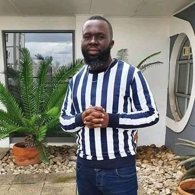 EdwinUzonna's profile picture. I'm only myself,  I can never be someone.