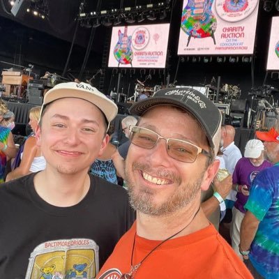 23 year old audio engineer who loves live music 🦆⭕️💀