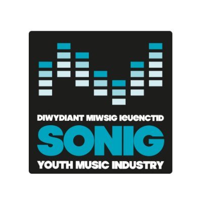 Cefnogi datblygiad unigolion ifanc sydd â diddordeb mewn cerddoriaeth a'r celfyddydau | Supporting the development of young people with interests in music & art