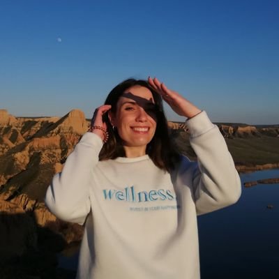 Myriamnr94's profile picture. .