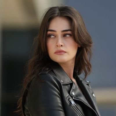 Al_malkah's profile picture. ( انا في عالم و العالم في عالم)