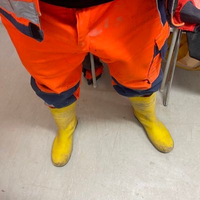 workerfetishAT's profile picture. into worker / dunlop / engelbert strauss / purofort 🏳️‍🌈