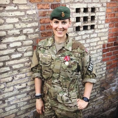 LauraOscar15's profile picture. 