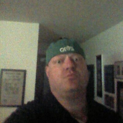 JoeMaciak's profile picture. just a bum