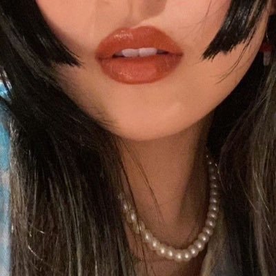 saturdayshrs2's profile picture. 🫥