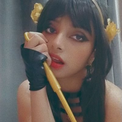 amaxaines's profile picture. travel sized chaos° | qtpoc | disabled | chronically ill | writer | activist | army | local queer parent°