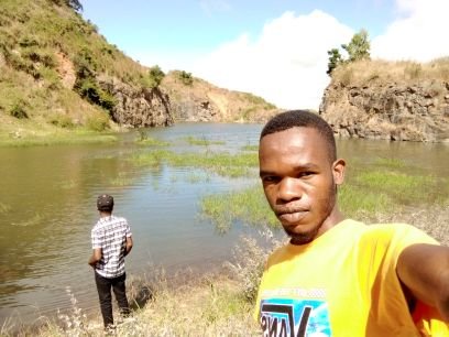 Kondwanikaira15's profile picture. Smilling widely