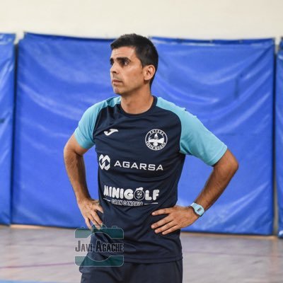 .Entrenador (nivel 3) FUTSAL en el @costamoganfs de 2B Senior y coordinador de la BASE. Apasionado del #futsal