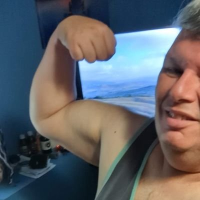 I only like men. so women don't follow me you'll only get blocked. sorry girls I suck dick 🍆💦