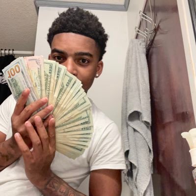 mj44957962's profile picture. 