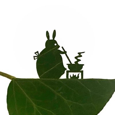 jolie_jeu's profile picture. 自分だけの小さな箱に住みたい。
jp/uk/de

★プロフ画像…リト@葉っぱ切り絵 @lito_leafart さん御作