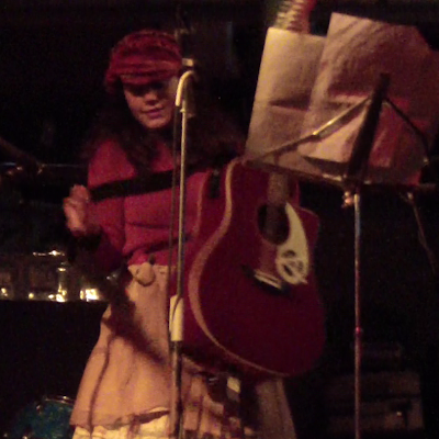 FlorenzFlora's profile picture. Manche sagen: Was ist dein Stil? Was ist dein Genre?
Ich sage dann nur: Wieso Stil? Wieso Genre?
Bin ich nicht Stil genug?