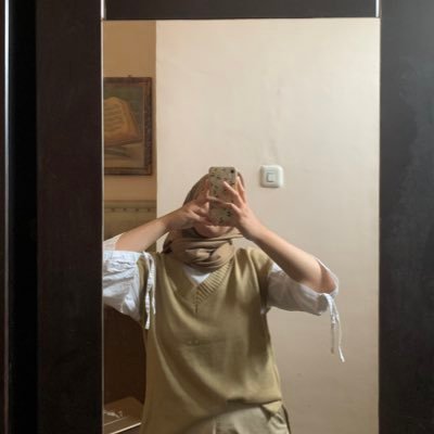 vionadelia_'s profile picture. so long nice to know you i’ll be moving on