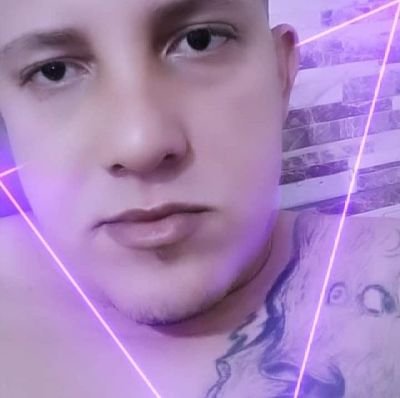 Eu prefiro ser odiado por quem eu sou do que amado por quem eu não sou 😉