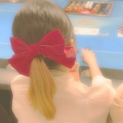 銀座ビバリーヒルズ@ginzabh 所属/赤いリボンのアミュカジディーラー/ポーカープレイヤーではない/TikTok＆Instagram同ユーザー名/4月後半シフト19🎂.22.25.26.30/🍬@u_uyu5741