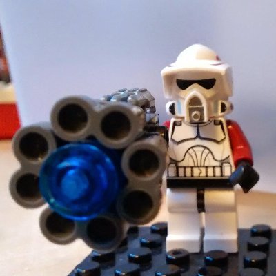 Wojtek56841398's profile picture. CEO of Henlo