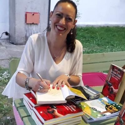 Scrittrice correttrice bozze
autrice per Brè Edizioni ♥Curo https://t.co/F9qBfdG3Z1 https://t.co/yIimF1HyUr https://t.co/vJCSAvFA6Z ...✍🏻