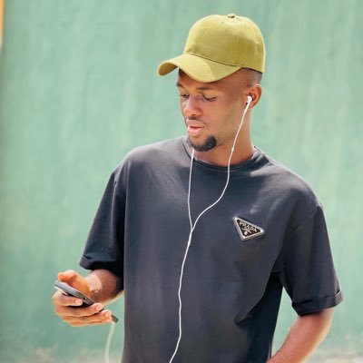 MeetKola09's profile picture. Manchester united fan♥ Football addicts ⚽ Music lover 😍 Grateful heart❤💫 Ex-Fuoyite !!