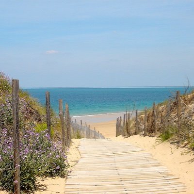 Everything Ile de Ré - the chic atlantic island off the coast of France near La Rochelle. 10 villages, sandy beaches, cycle paths, seafood and sun. Follow us !