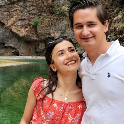 adesbu's profile picture. 👩🏻‍🏫