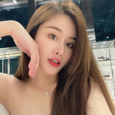 prettylisa1234's profile picture. Maybe that's what growing up really means
Humor is emotional chaos remembered in tranquillity.