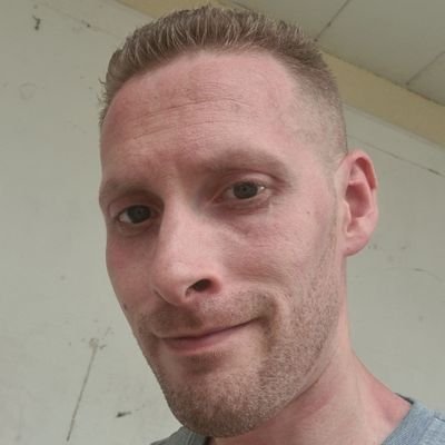 arial011086's profile picture. 